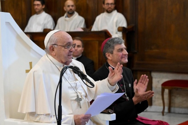 papież franciszek na Korsyce